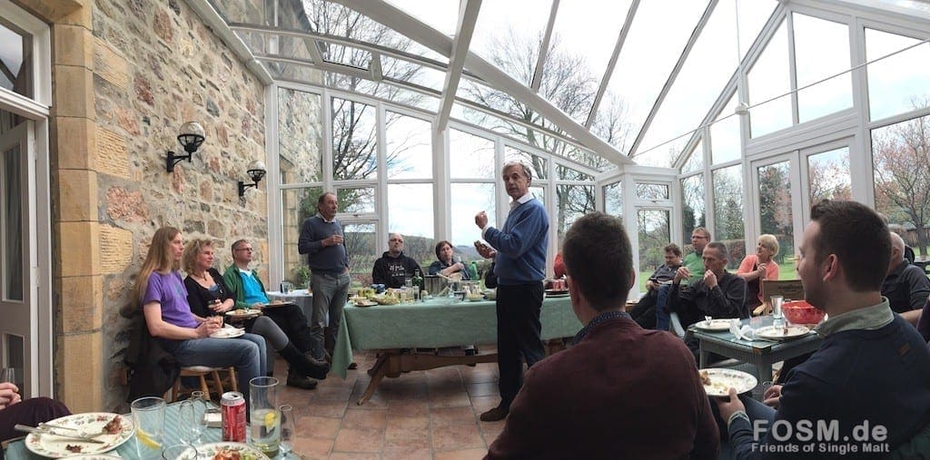 Charles MacLean kam auf ein Glas vorbei und hat die ein oder andere Anekdote mit Ronnie erzählt. Sehr unterhaltsam.