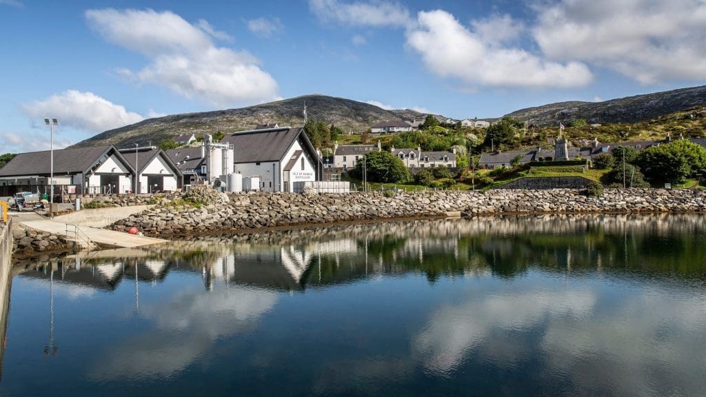 Die Isle of Harris Distillery - hier wird der Hearach produziert.