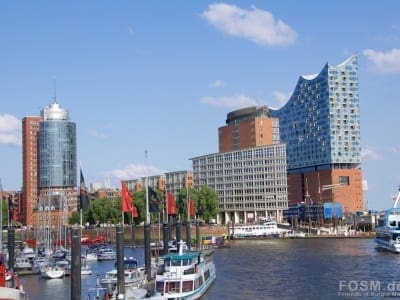Hafen mit Elbphilharmonie