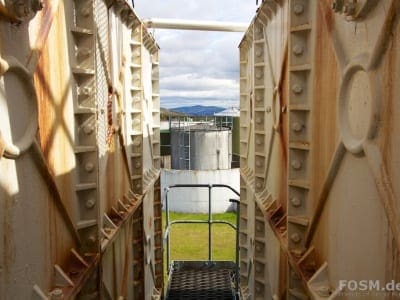 Glenfarclas - Blick zwischen den Kühltürmen