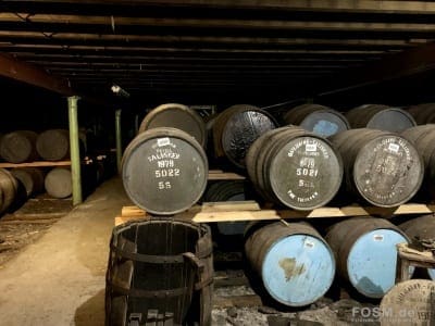 Talisker - Lagerhaus hinter Glas