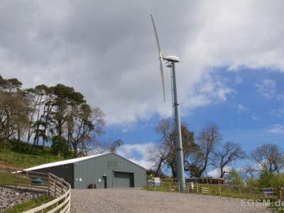 Glen Wyvis - Lagerhaus und Windrad